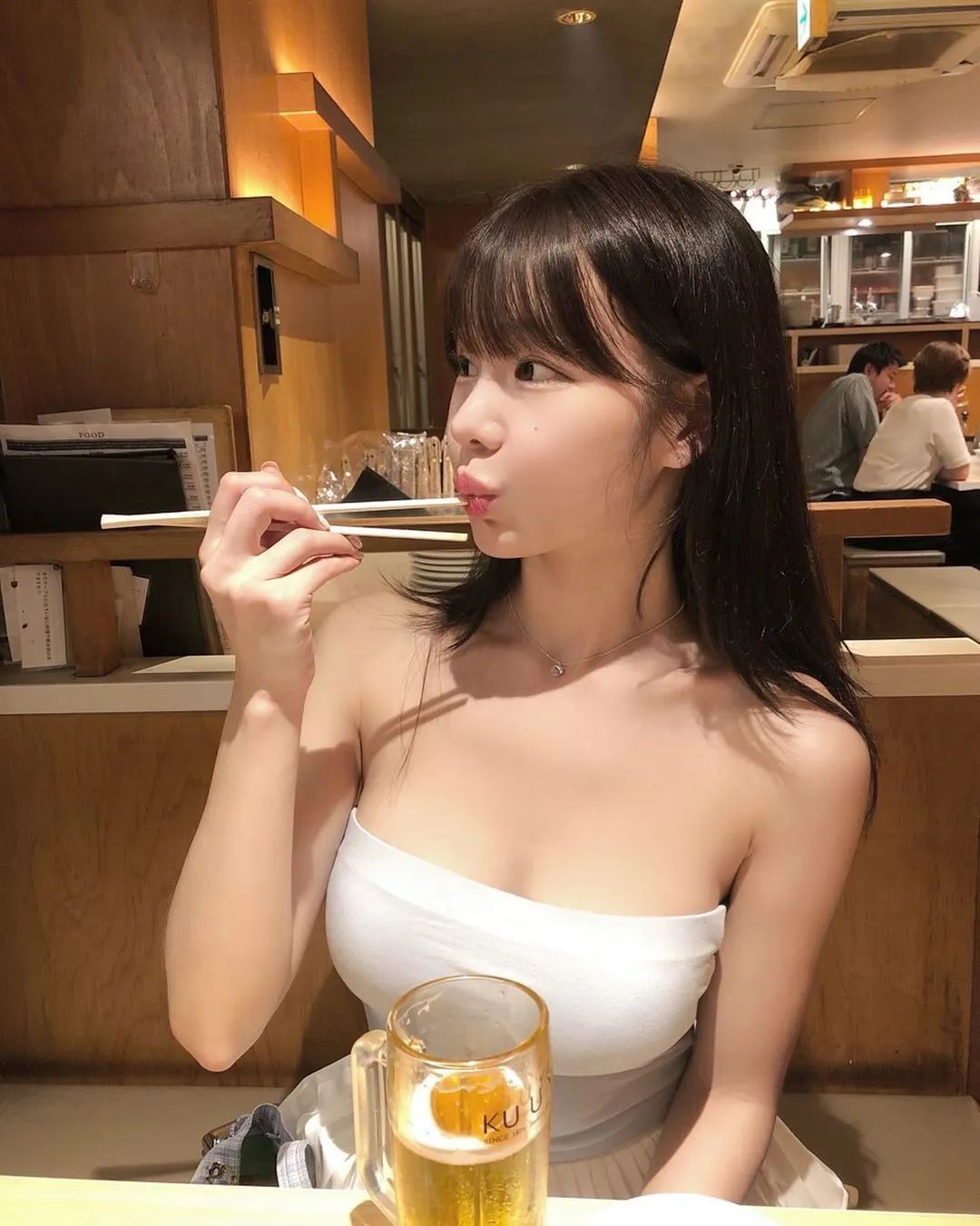 又纯又御！太顶级了！完美曲线，凹凸有致，根本顶不住！