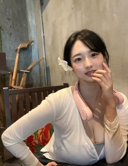 兄弟们，韩国顶级网红美女，既可爱又性感，姐姐鲨我！