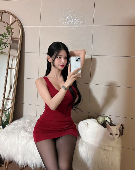 兄弟们，韩国顶级网红美女，天赋满满，真的好凶，你们肯定打不过！