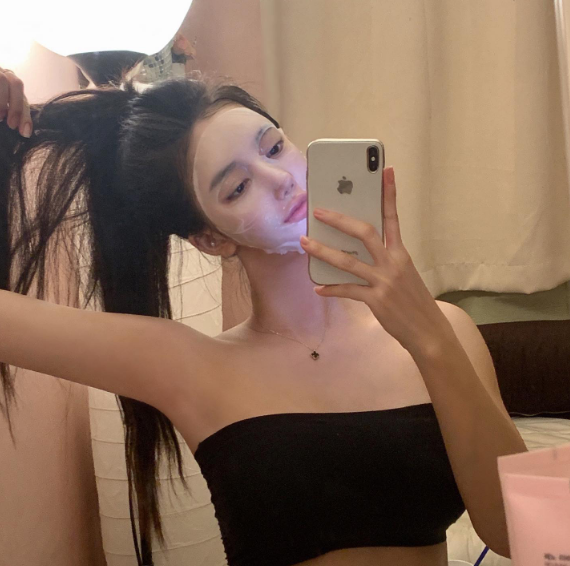 兄弟们，韩国顶级网红美女，高颜值，大长腿，这个很难不爱啊！
