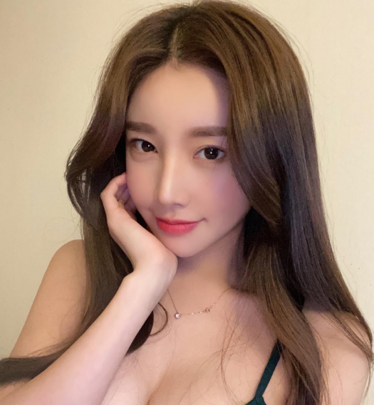 兄弟们，韩国顶级网红美女，真的好凶，被狠狠拿捏了，完全顶不住！