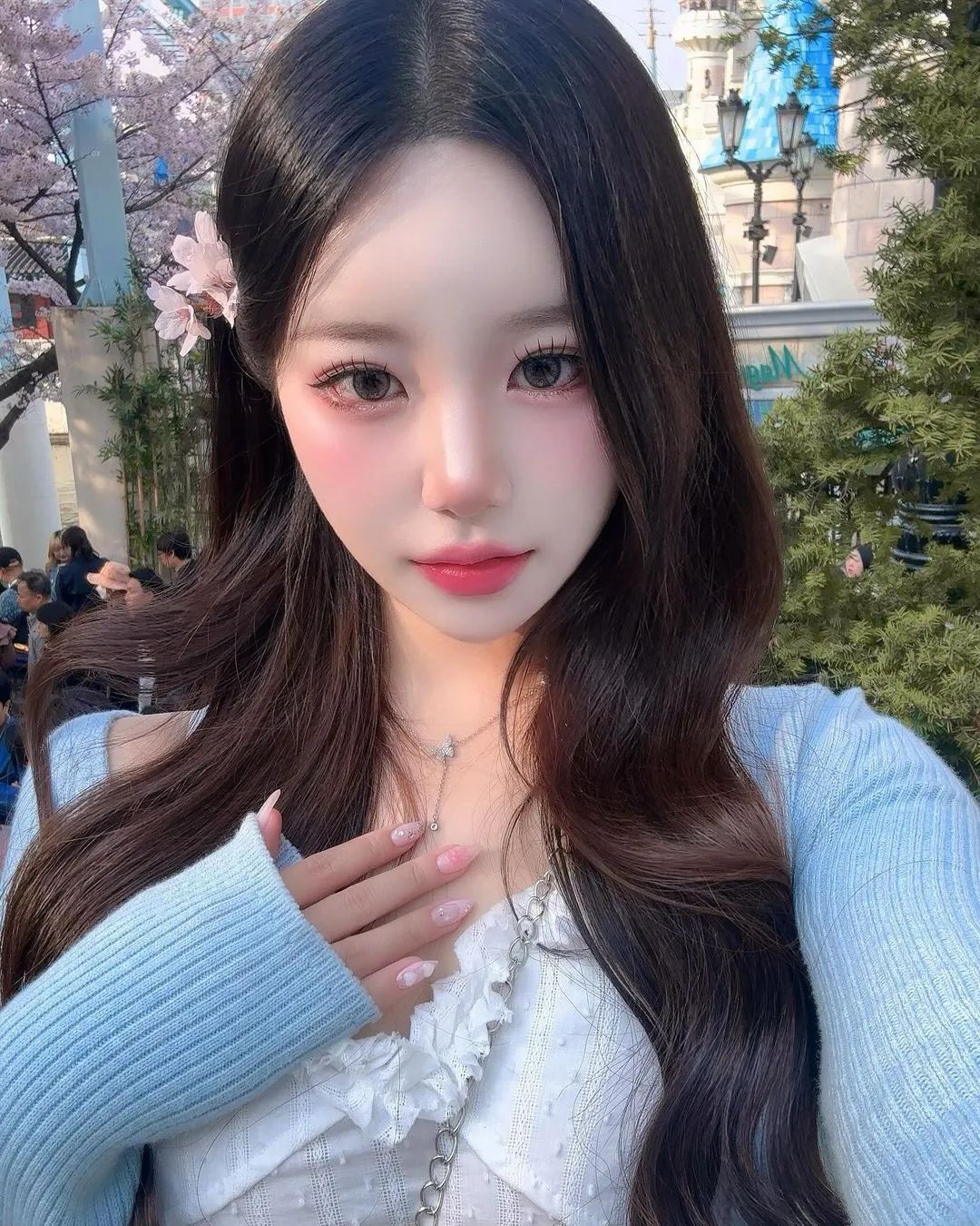兄弟们，韩国顶级网红美女，清纯可爱，深藏不露，真的顶不住啊！