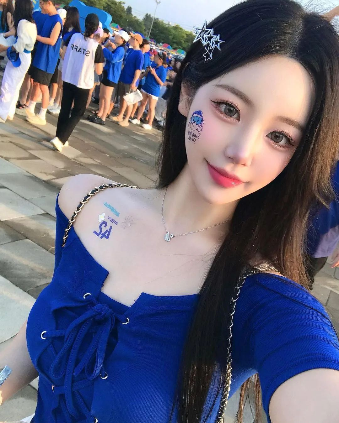 兄弟们，韩国顶级网红美女，清纯可爱，深藏不露，真的顶不住啊！