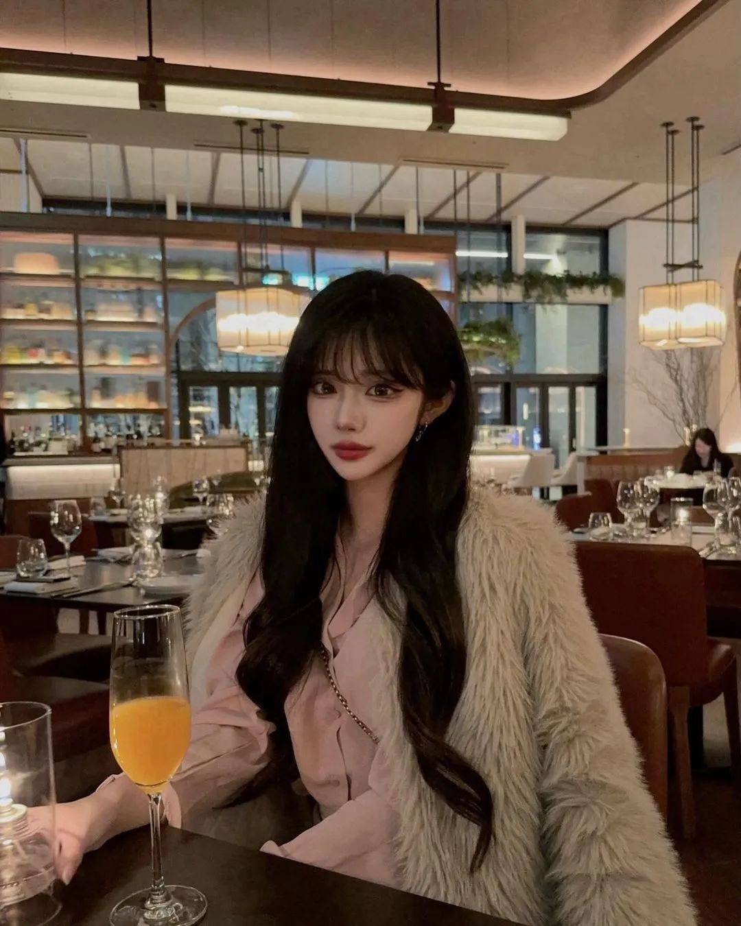 兄弟们，韩国顶级网红美女，清纯可爱，很想保护她，完全顶不住！