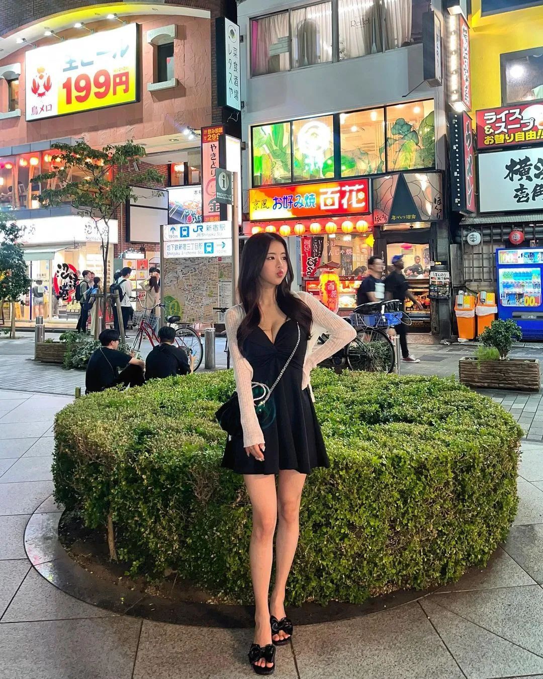 顶级！真的太顶级了！曲线完美！凹凸有致！简直太辣了！