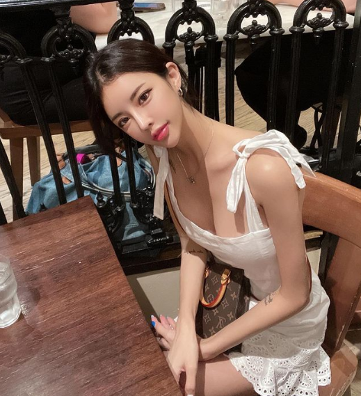 兄弟们，韩国顶级网红美女，真的好凶，信我，你们肯定打不过！