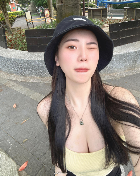兄弟们，极品台妹！真的好凶，信我，你们肯定打不过！