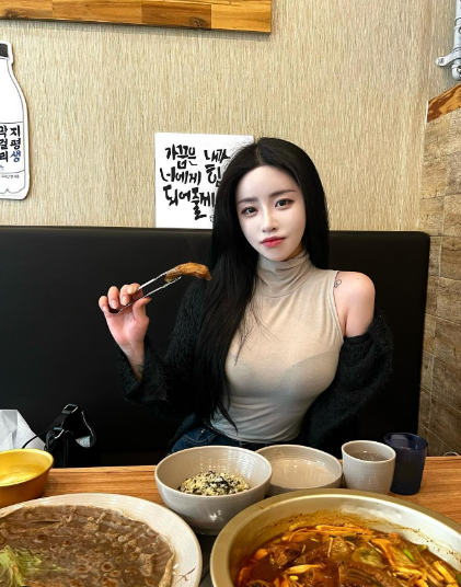 兄弟们，韩国顶级网红美女，天赋拉满，真的好凶，完全顶不住啊！