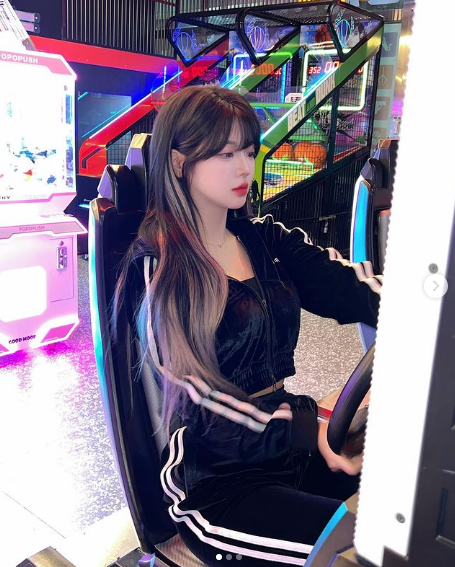 兄弟们，韩国顶级网红美女，又纯又御，这可爱劲真的顶不住！