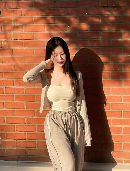 兄弟们，韩国顶级网红美女，真的好凶，信我，身材超辣！