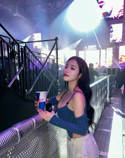 兄弟们，韩国顶级网红美女，天赋拉满，真的好凶，完全顶不住啊！