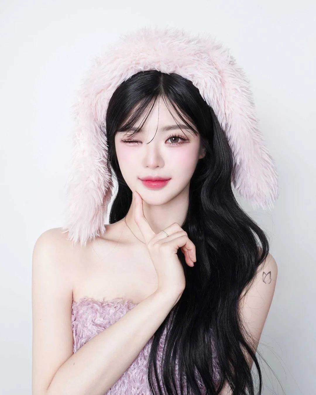 兄弟们，韩国顶级网红美女，又纯又御，这可爱劲真的顶不住！