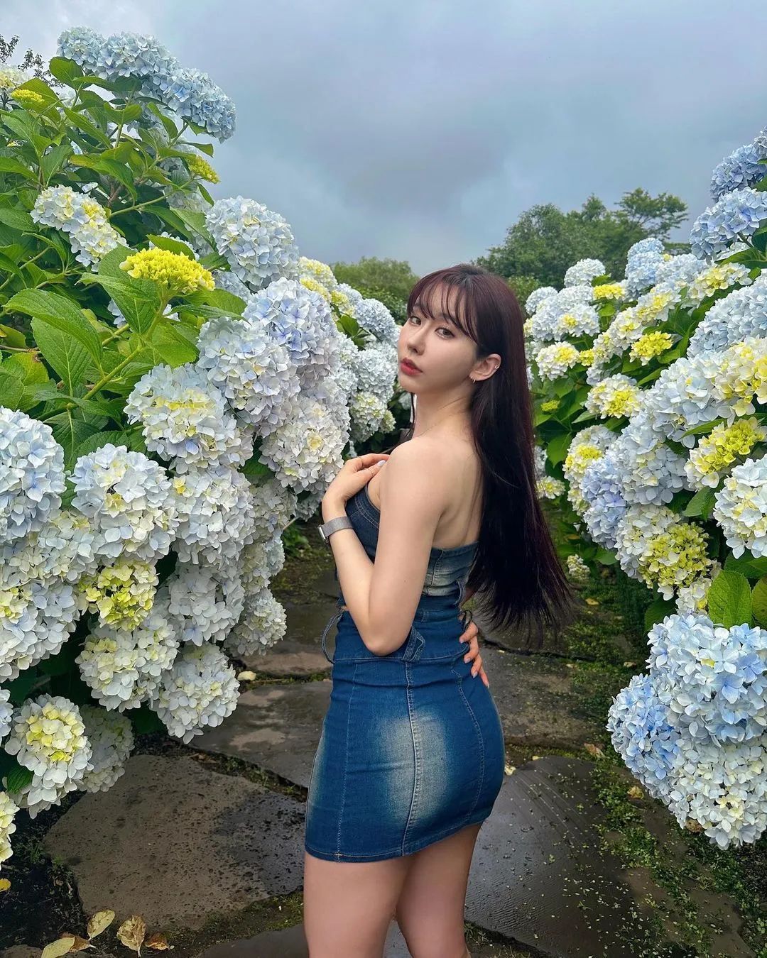 韩妹！身材顶级！完美曲线，凹凸有致，真的好凶，完全顶不住！