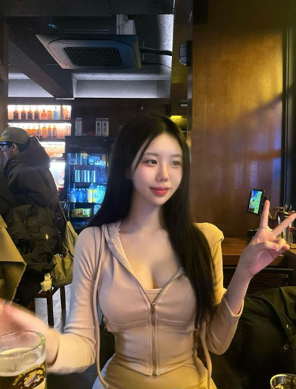 兄弟们，韩国顶级网红美女，真的好凶，信我，身材超辣！