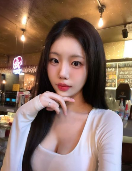 兄弟们，韩国顶级网红美女，真的好凶，信我，身材超辣！