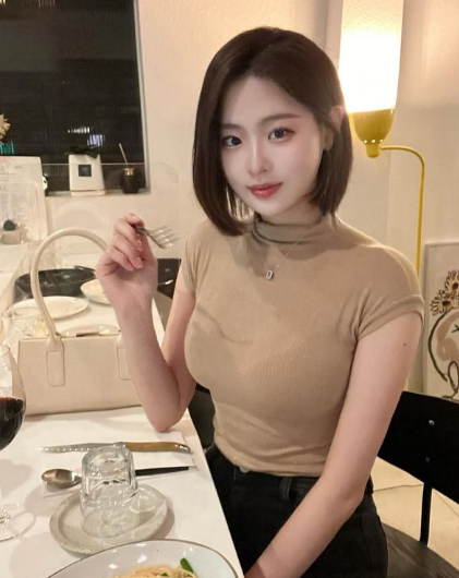 兄弟们，韩国顶级网红美女，颜值秒杀內娱女明星，姐姐鲨我！