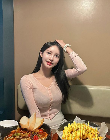 兄弟们，韩国顶级网红美女，韵味十足，姐姐鲨我！