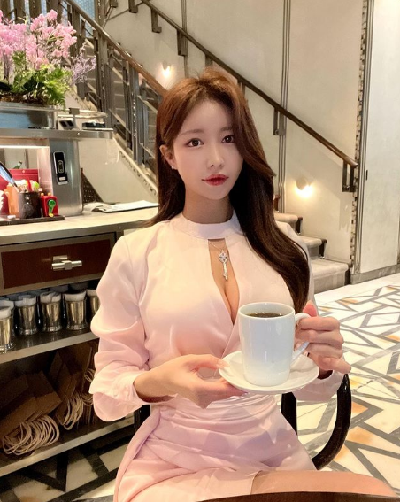 兄弟们，韩国顶级网红美女，真的好凶，这个你们真不是对手！