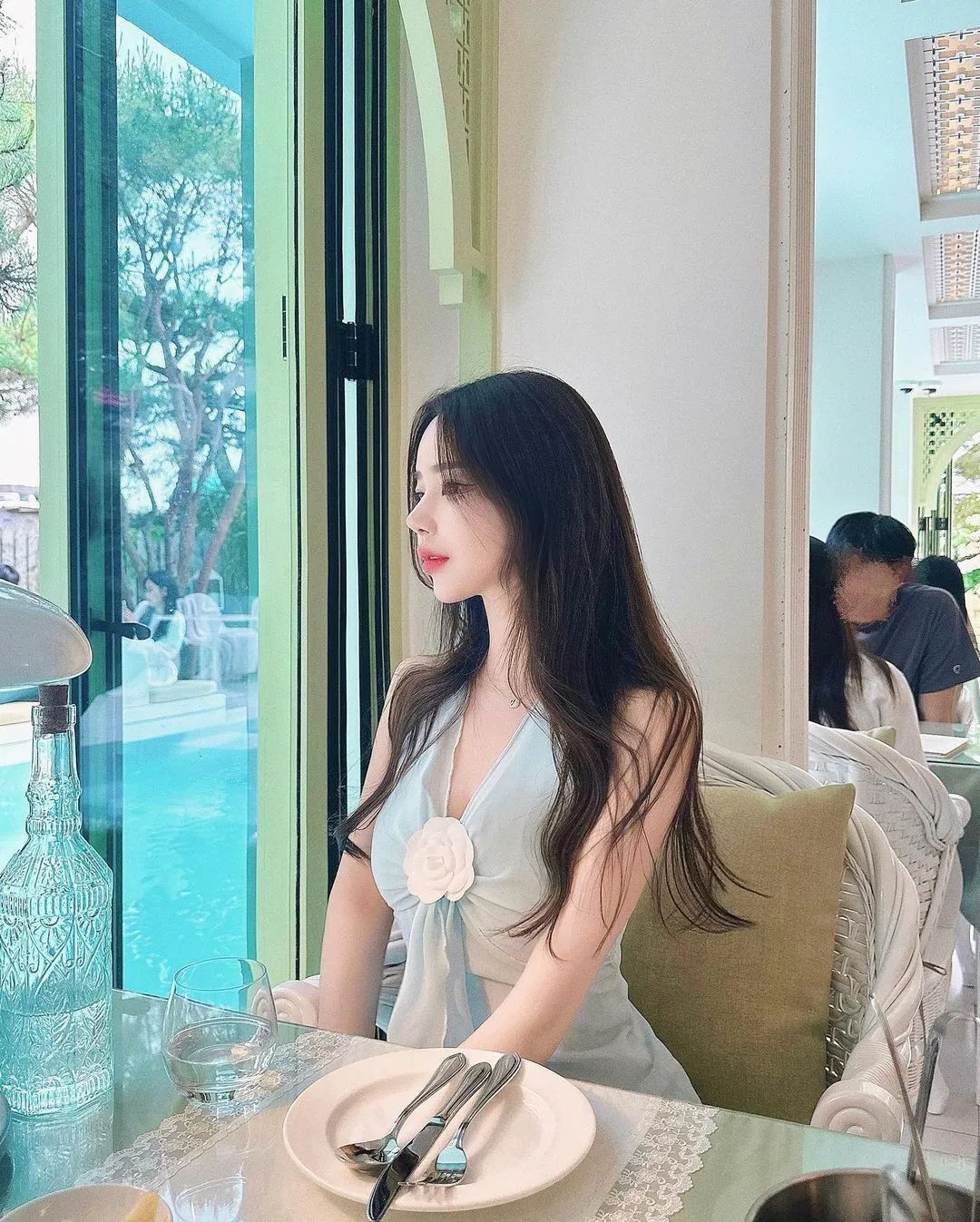 兄弟们，韩国顶级网红美女，清纯可爱，深藏不露，真的顶不住啊！