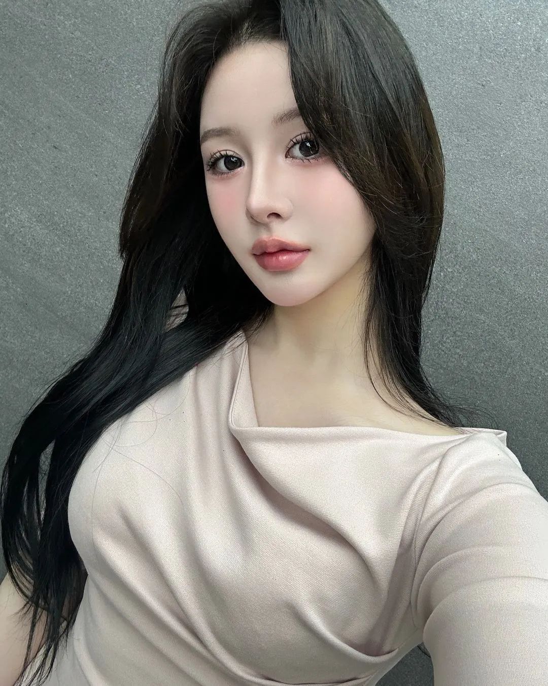 兄弟们，韩国顶级网红美女，又纯又御，真的好凶，完全顶不住啊！