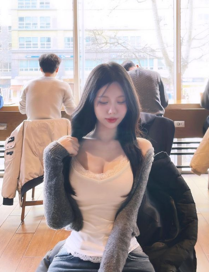 兄弟们，韩国顶级网红美女，真的好凶，信我，身材超辣！