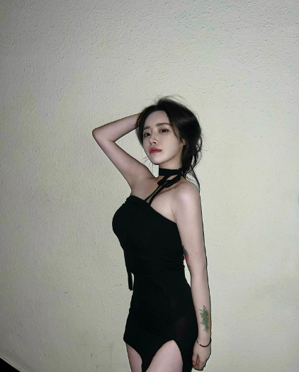 兄弟们，韩国顶级网红美女，天赋拉满，真的好凶，完全顶不住啊！