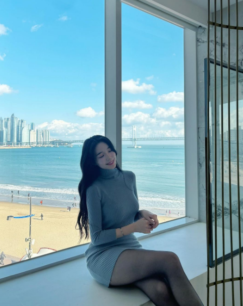 兄弟们，韩国顶级网红美女，大长腿，高颜值，这个很难不爱啊！
