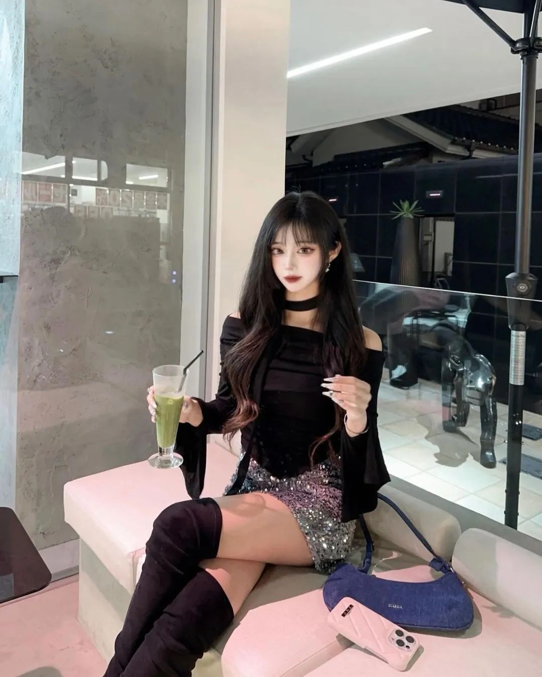 兄弟们，韩国顶级网红美女，清纯可爱，很想保护她，完全顶不住！
