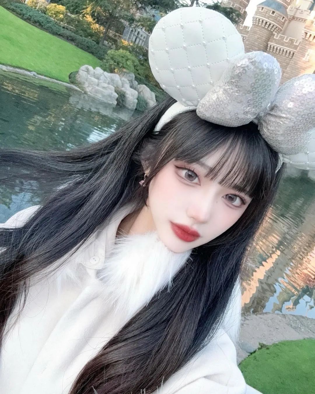 兄弟们，韩国顶级网红美女，清纯可爱，很想保护她，完全顶不住！