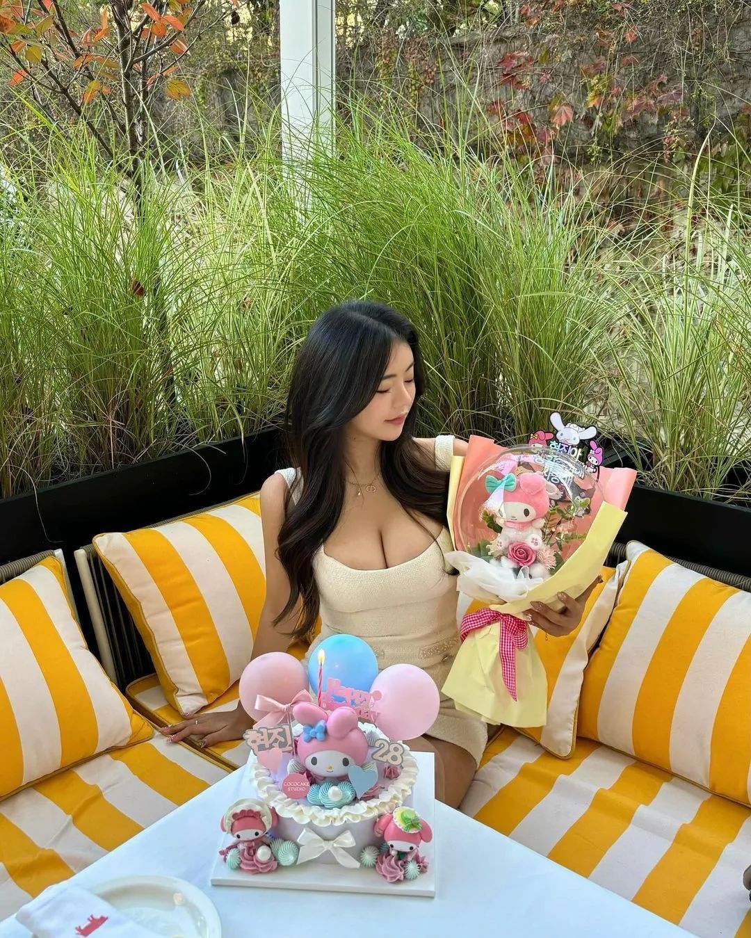 顶级！真的太顶级了！曲线完美！凹凸有致！简直太辣了！