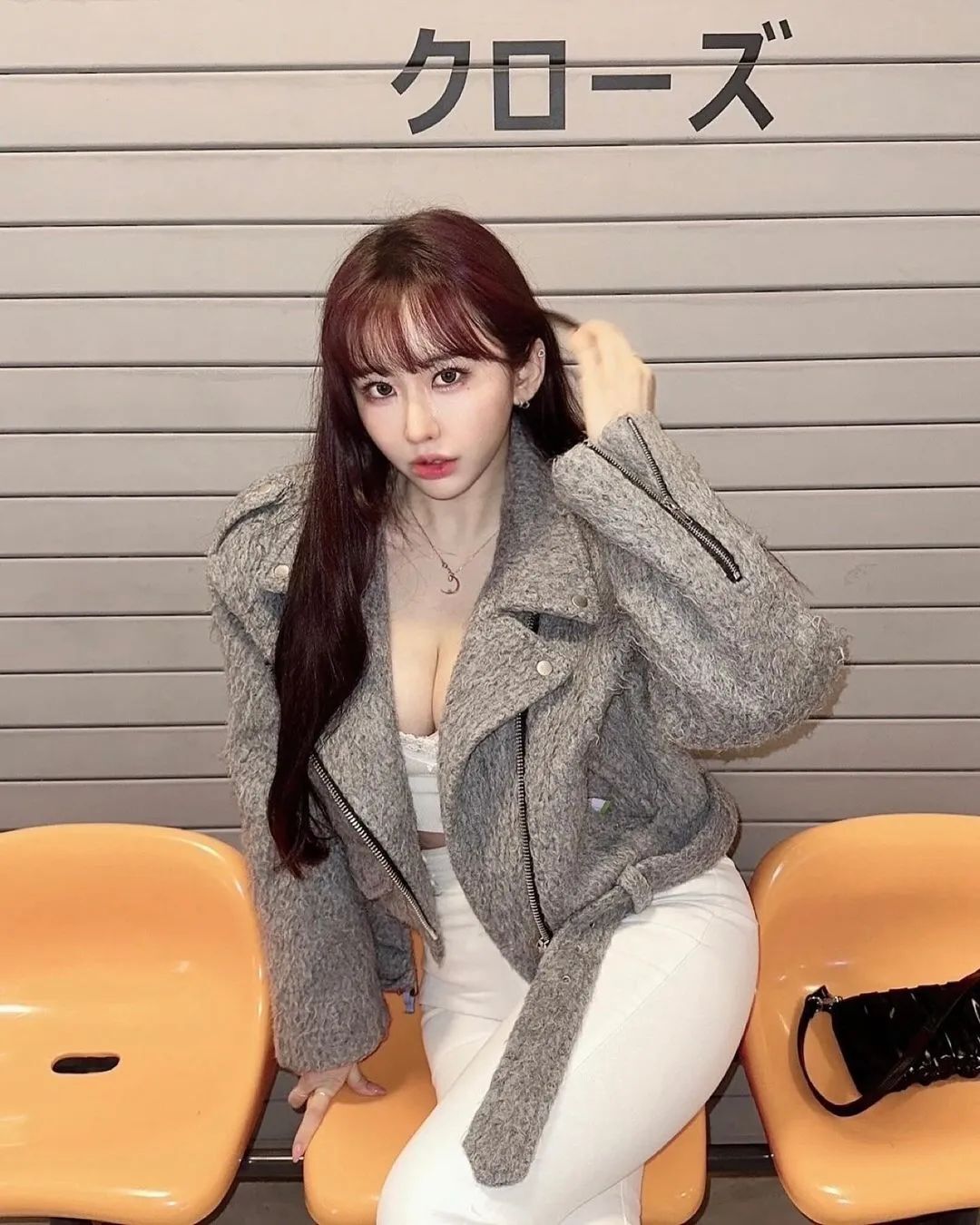 韩妹！身材顶级！完美曲线，凹凸有致，真的好凶，完全顶不住！