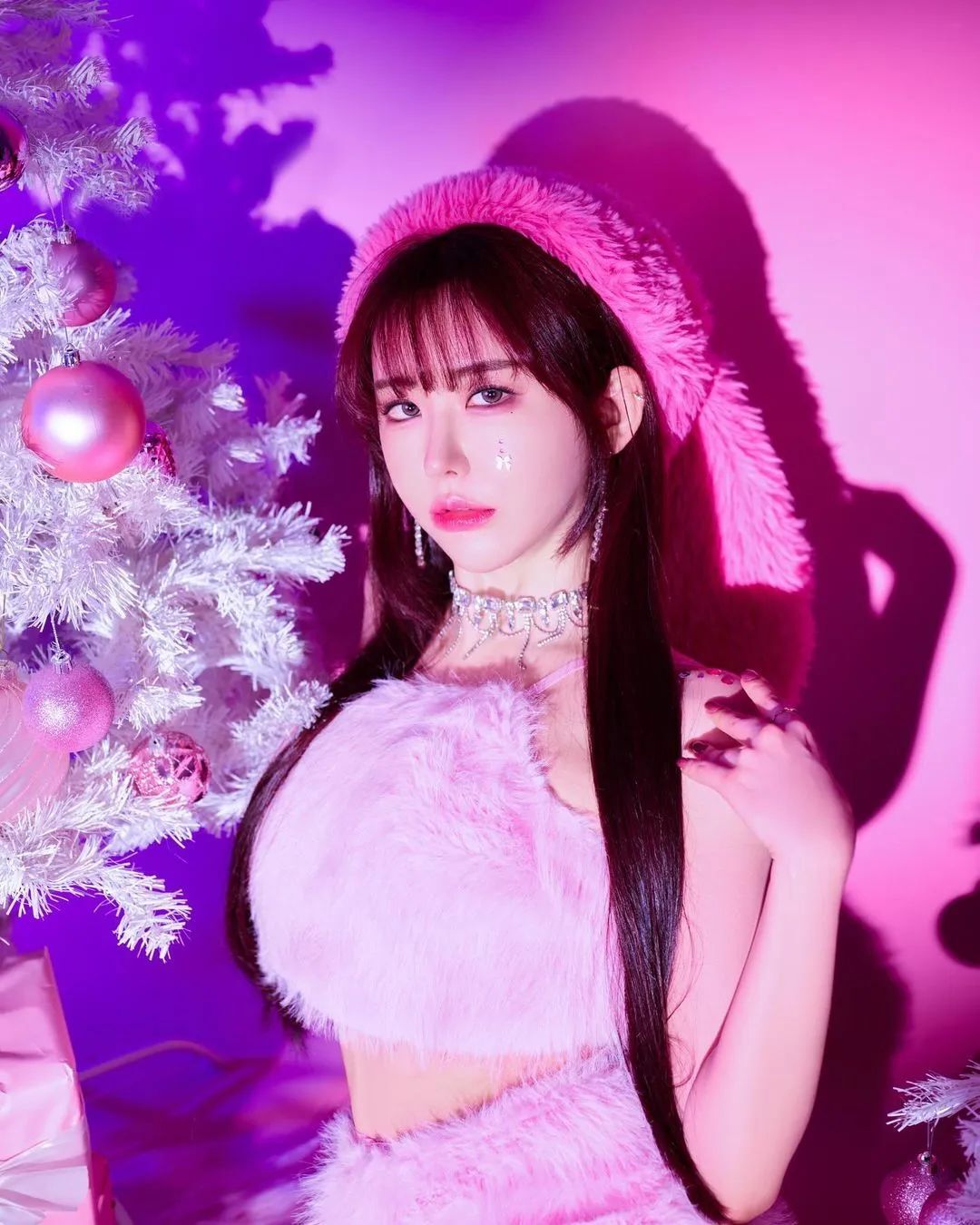 韩妹！身材顶级！完美曲线，凹凸有致，真的好凶，完全顶不住！