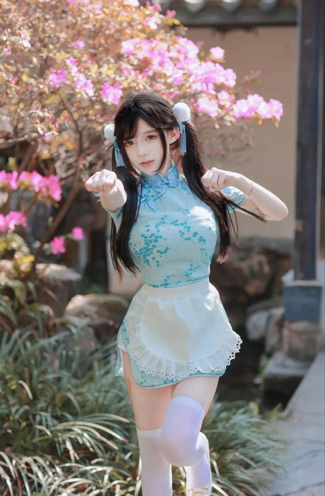旗袍女仆 花香肆意 中华娘的倩影里有种美感