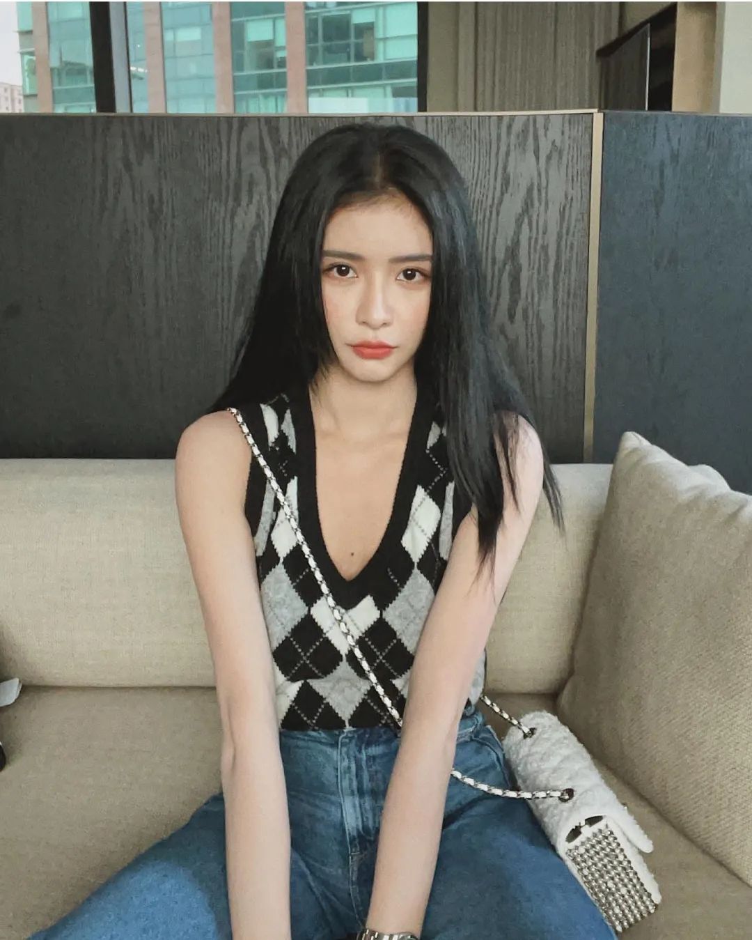 最美少妇！微笑女神！湖人女球迷，太可了...