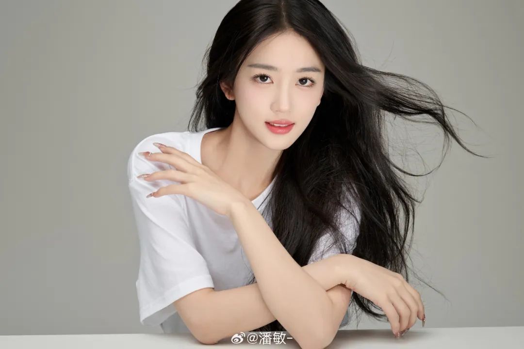 网红潘敏，不卖肉不擦边，纯靠颜值迷人的宅男女神！