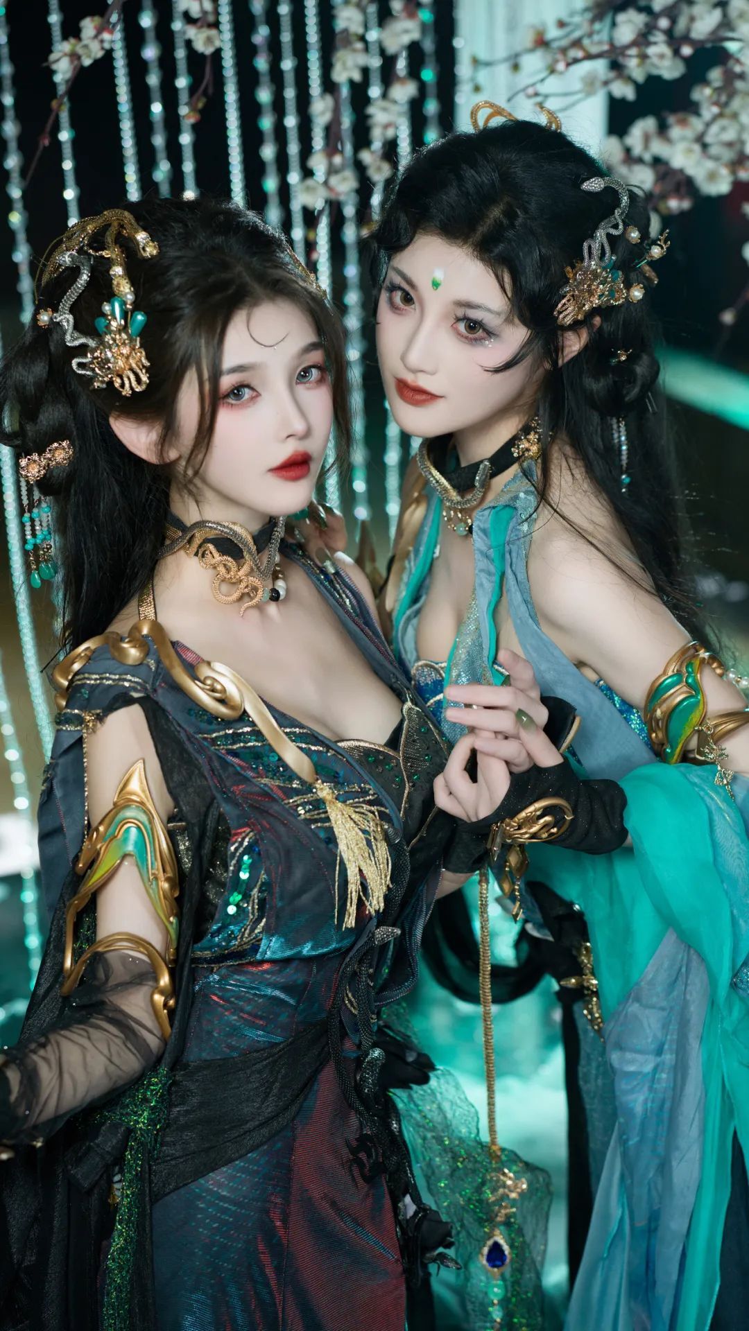 逆水寒ol中的青蛇和黑蛇，这对姐妹花总是如此令人难忘