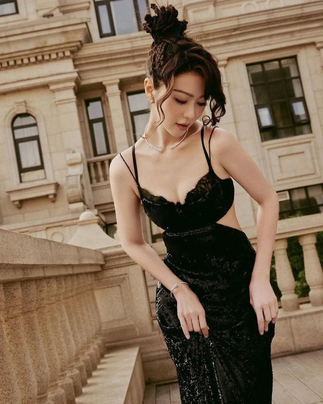 黑丝配大长腿！香港顶级美女！性感女神！