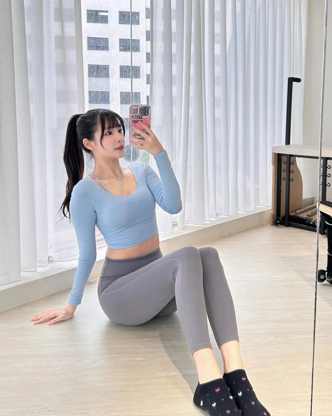 黑丝短裙！这身材堪称极品！台妹鲨我！