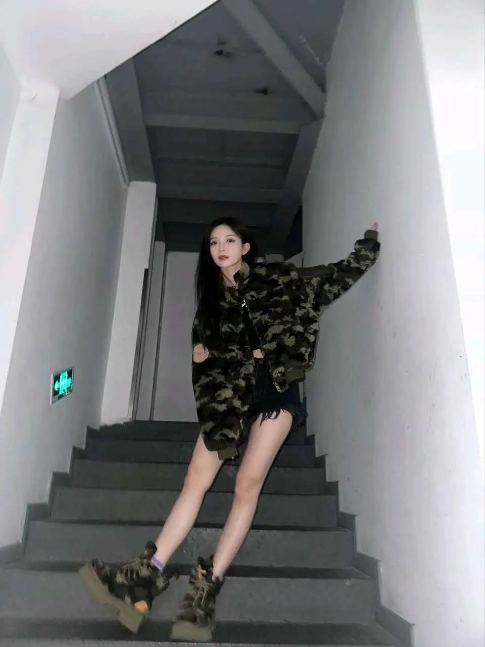 美腿勾魂千万！女团出道，性感撩人！