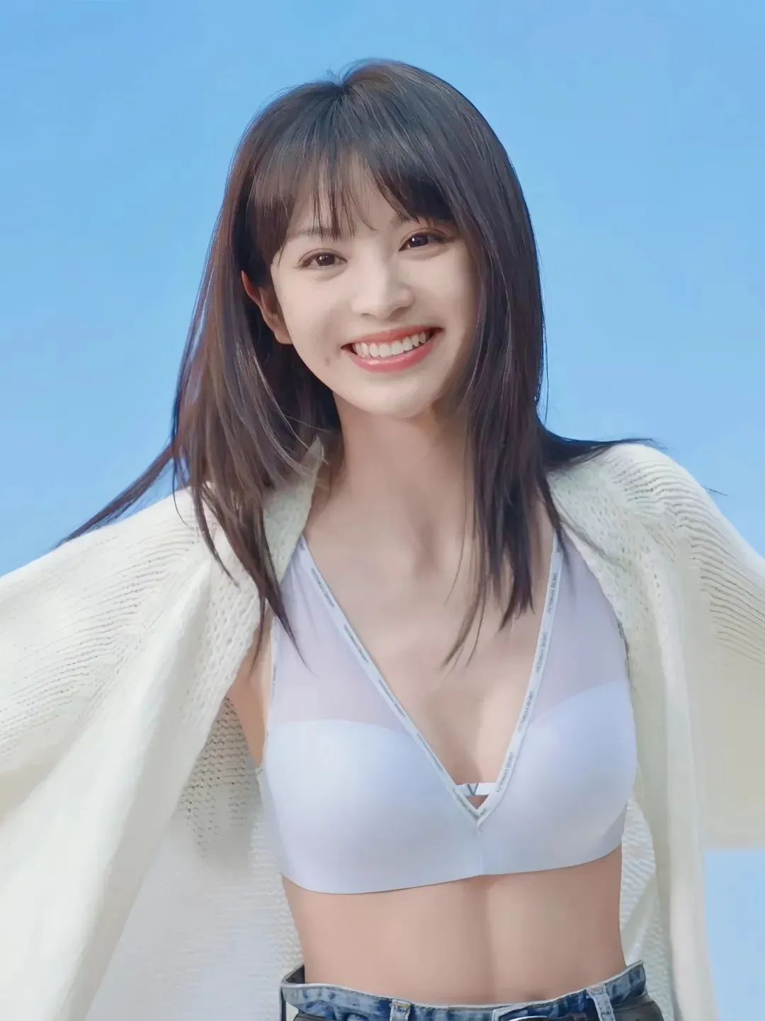 田曦薇维密内衣美照，甜美又性感的青春代言人
