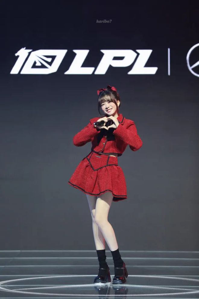 这长腿，杀疯了！最美电竞女主持！
