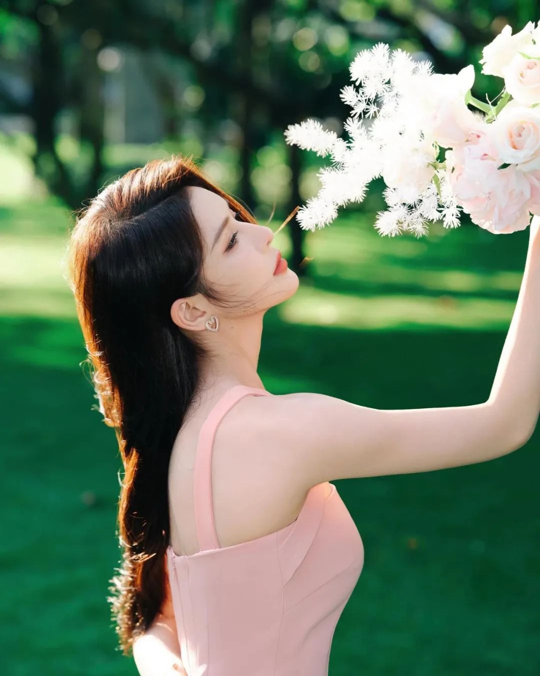 最美少妇！微笑女神！湖人女球迷，太可了...