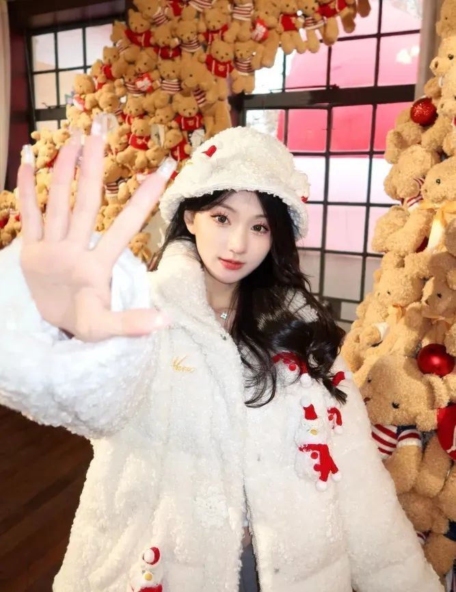 咪咕第一腿精！太顶了！湖人女球迷，无敌啊！
