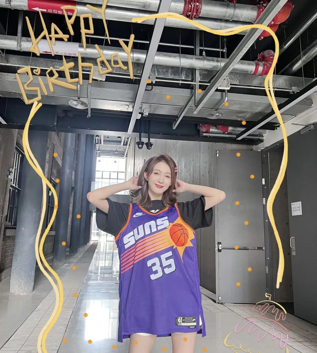 这大长腿，超顶啊！NBA最美女主播！