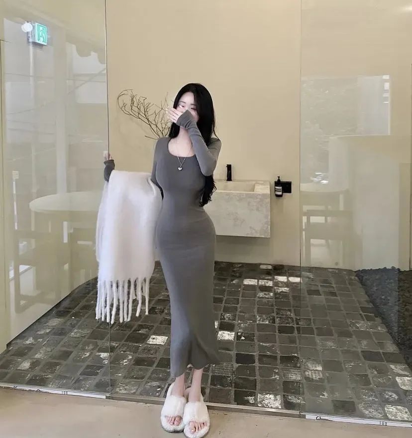 服装模特！黑丝，紧身连衣裙，都是顶配！