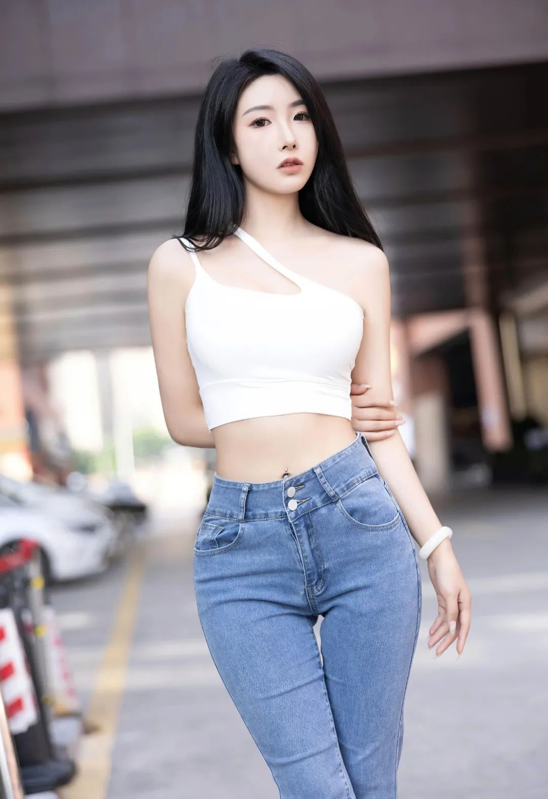 苏苏阿牛仔裤细高跟都市丽人
