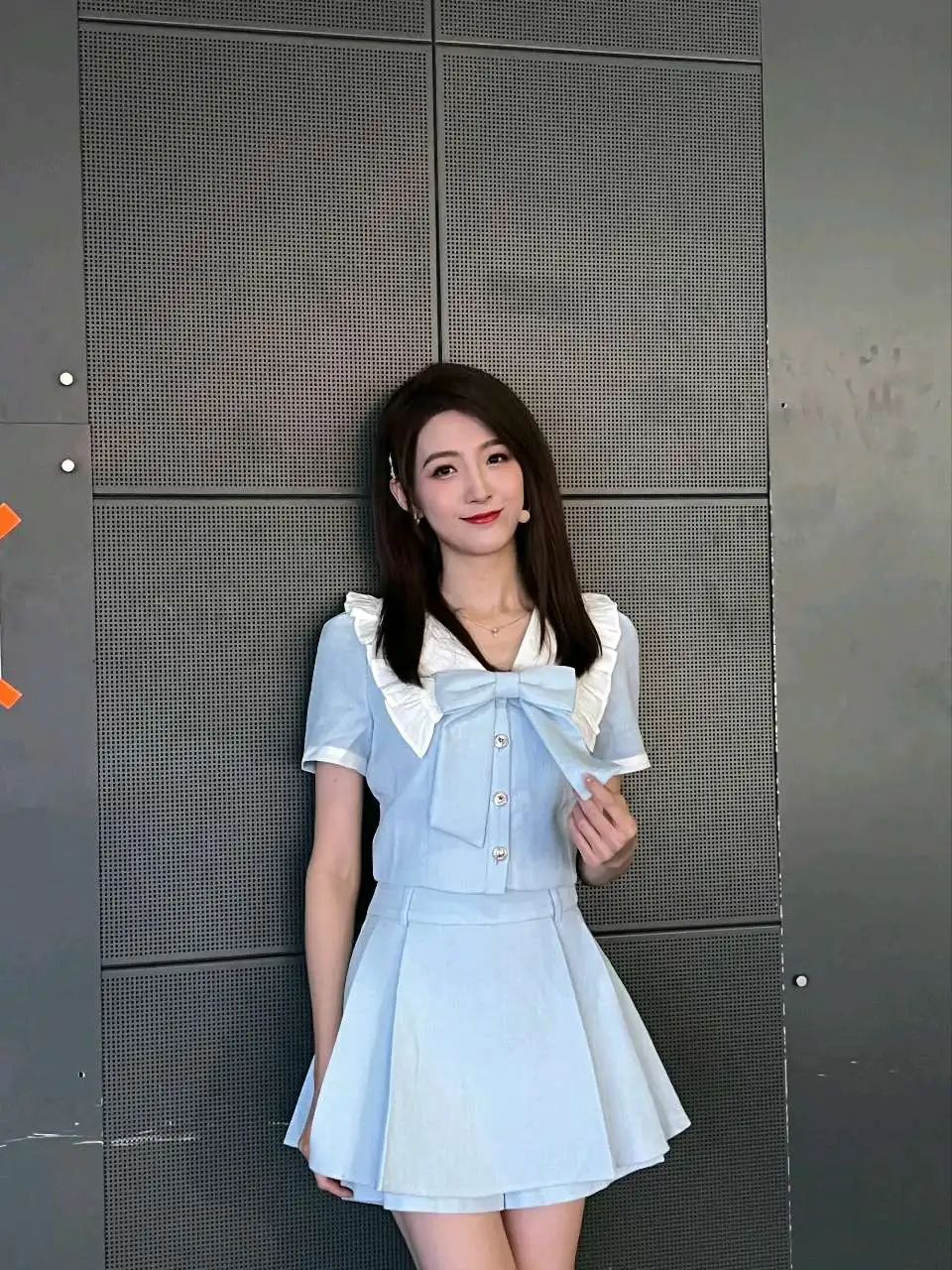这大长腿，超顶啊！NBA最美女主播！
