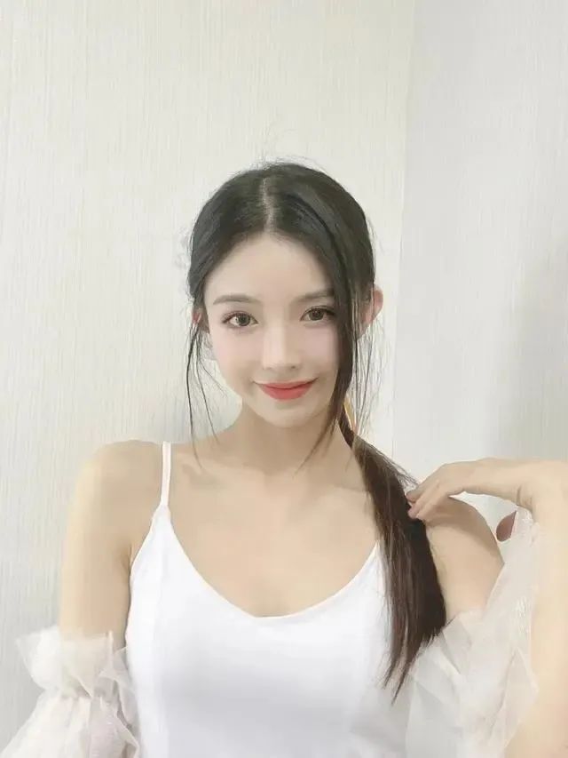 美腿勾魂千万！女团出道，性感撩人！