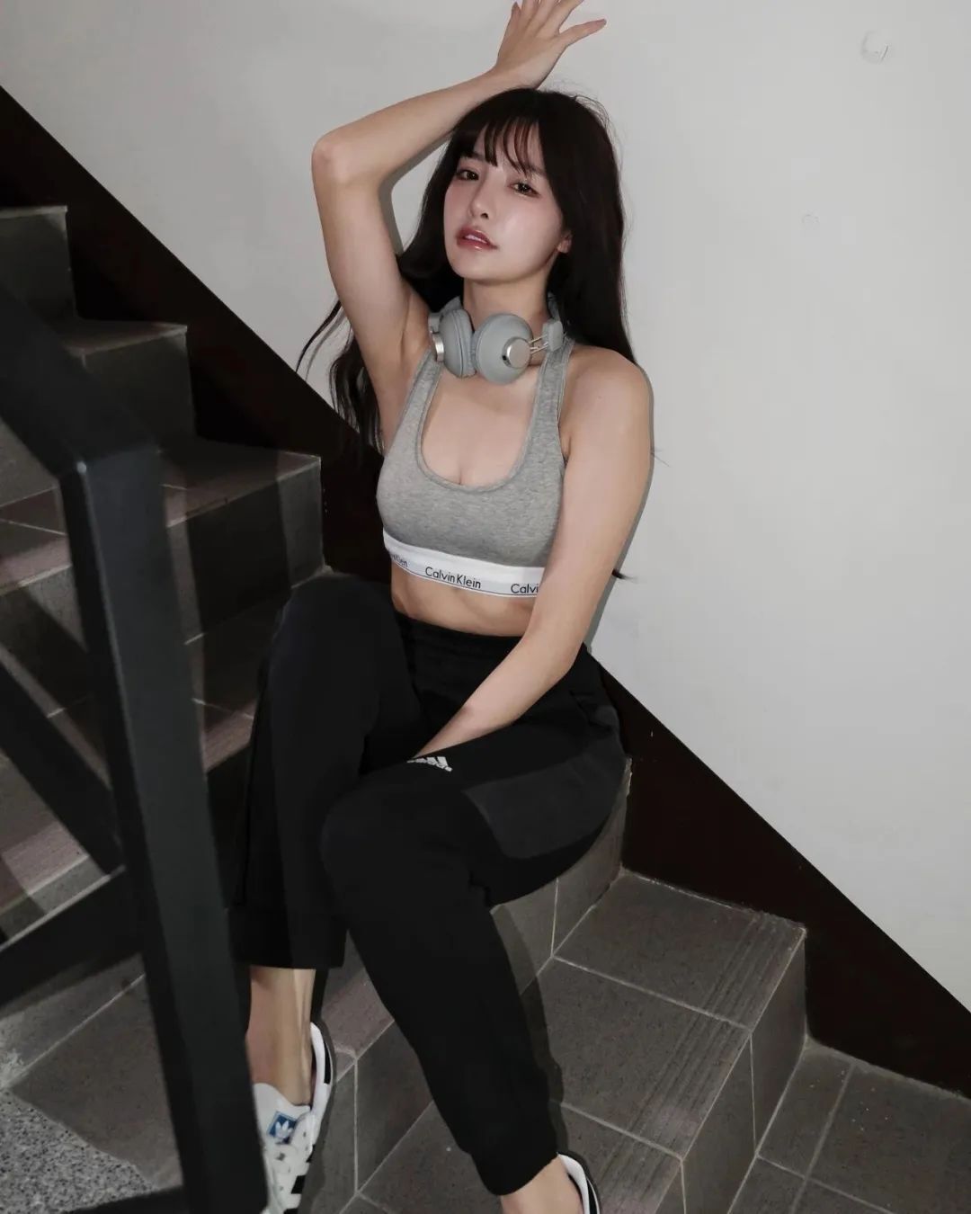 黑丝短裙！这身材堪称极品！台妹鲨我！