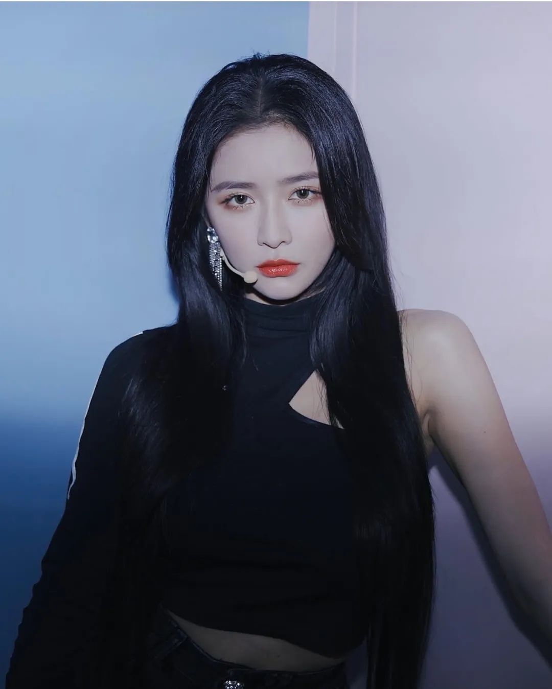 最美少妇！微笑女神！湖人女球迷，太可了...